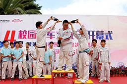 此刻，他們無需淡定，勝利的香檳是慶祝的最佳選擇