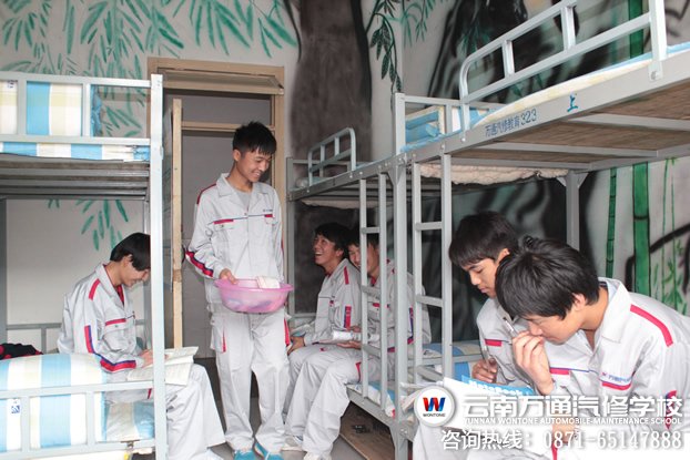現(xiàn)在學(xué)什么技術(shù)好創(chuàng)業(yè)？首先汽修―云南萬通汽修學(xué)校