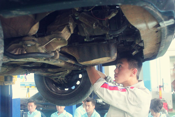 汽車(chē)4S維修高級(jí)技師.jpg