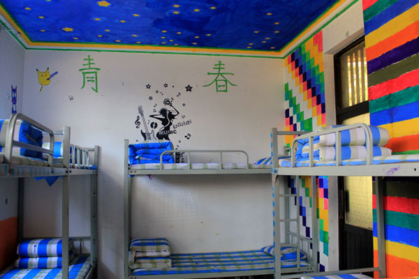 星空、彩虹，云南萬通學(xué)子的多彩宿舍.jpg