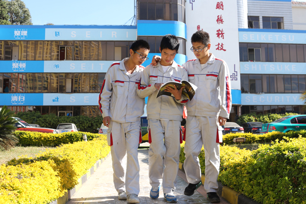學知識，互幫互助齊解惑.jpg