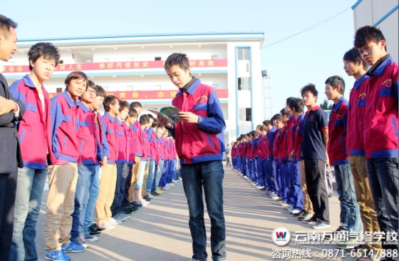 學(xué)生個人演講時間 來個勵志小故事分享