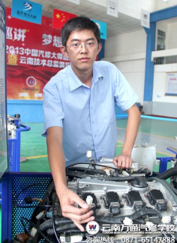 工作之余，段老師總會自己去研究機器