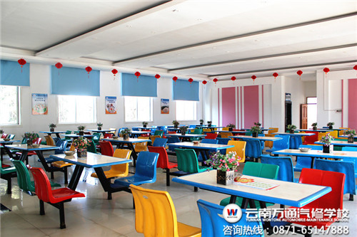 干凈衛生的學校餐廳