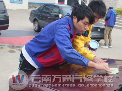 比賽中，小組成員團結協作.jpg