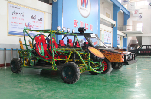 　云南萬通第二輛改裝鋼管沙灘車