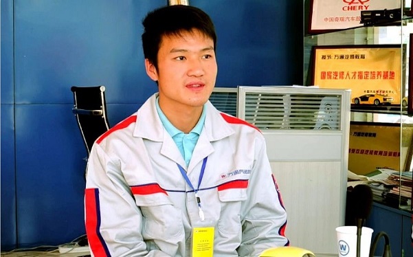 退伍軍人金柏宇接受記者采訪