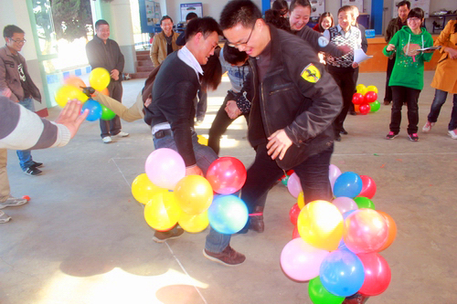 踩氣球比賽