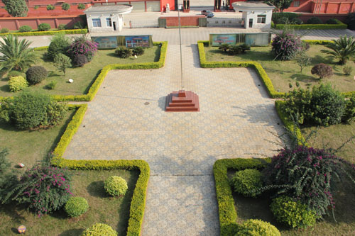 學校中心小花園