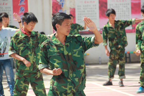 軍體拳彰顯男兒本色