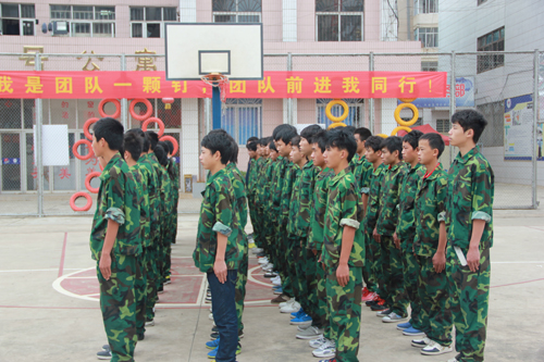 云南萬通新生：領略軍人風采，鑄就軍人之魂