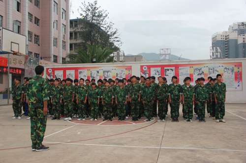 云南萬通軍人風采.