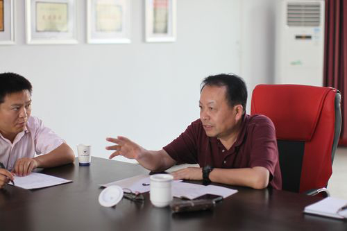 何部長(zhǎng)在教學(xué)研討會(huì)上講話