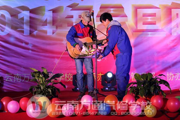 云南萬通汽修學校元旦晚會原創(chuàng)歌手-馬軍廠