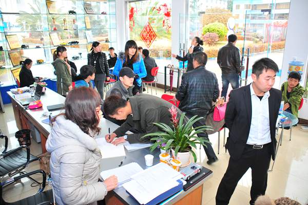 云南萬通汽修學校報名現場.JPG