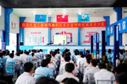 2014年7月14日云南萬通汽修學(xué)校舉辦一場大型就業(yè)講座（攝影.文字/楊宇）