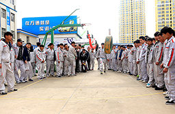 同學(xué)們熱情投入活動(dòng)中
