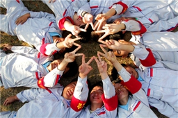 齊星、齊心，來(lái)自星星的學(xué)子